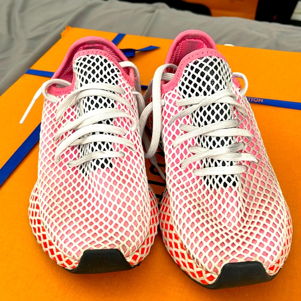 Adidas Derrutp Runner women’s size 8